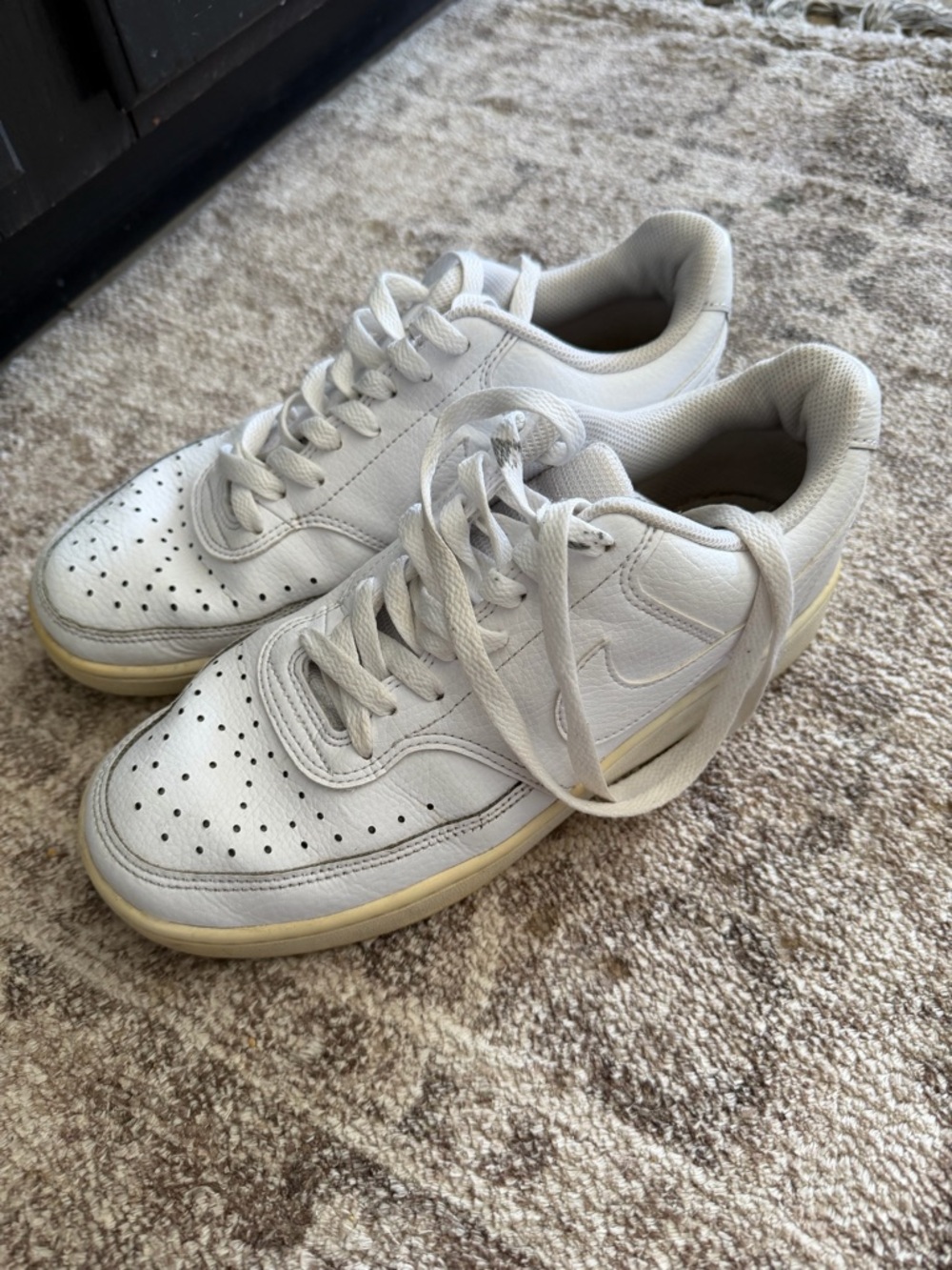 Women’s White Low-Top Leather Sneakers